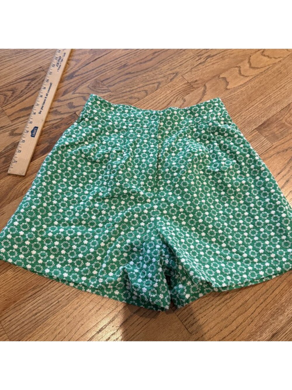Prosperina Womens Small Green Shorts